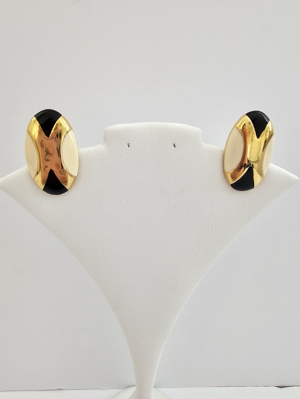 Vintage Signed Napier 80s Tri-Tone Enamel Oval Clip-Ons